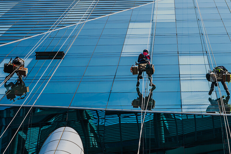 Glasreinigung Düsseldorf – strahlend saubere Fenster & Fassaden